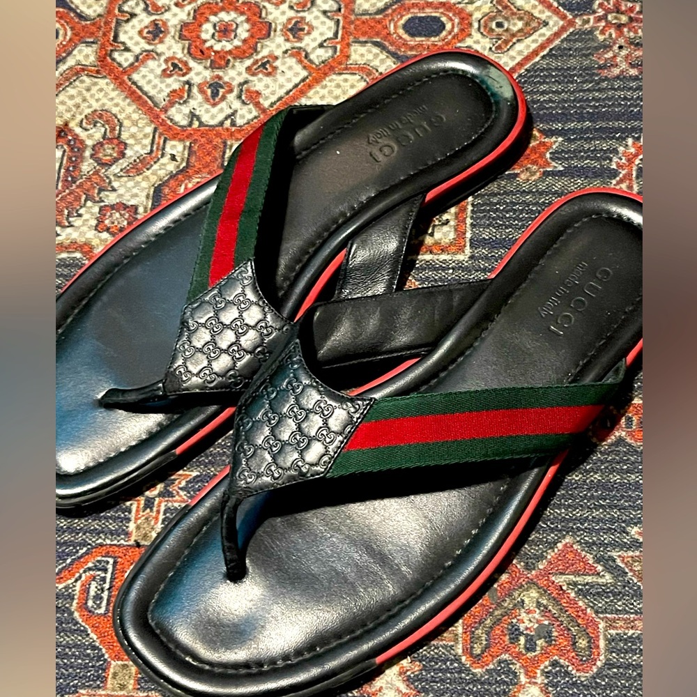 GUCCI Men’s Black Leather Web Logo Thong Sandals Size 11